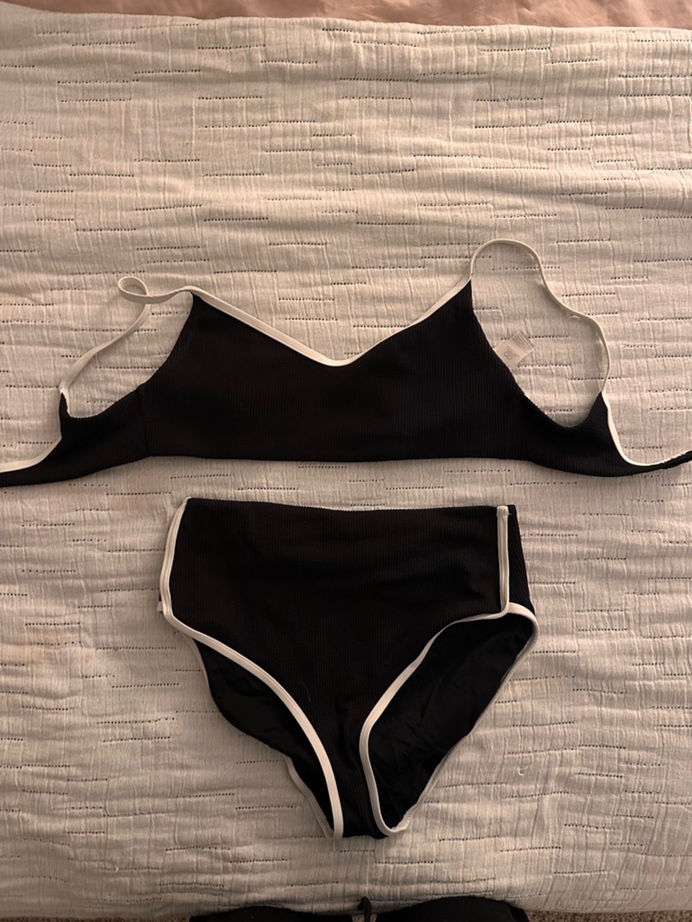 Ribbed Black and white bikini